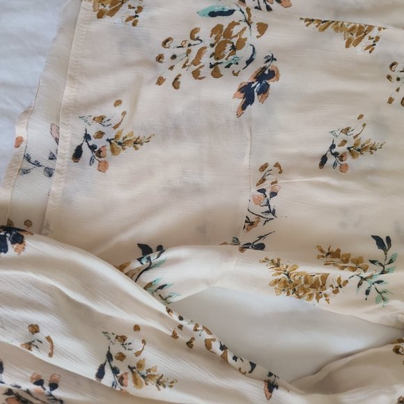 Gentle Fawn Cream Floral Blouse - Picture 4 of 8